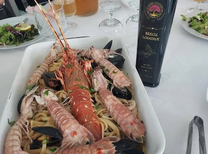 ホテル Restorant Genti Peshkatari