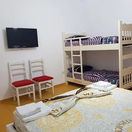 호텔 Restorant Genti Peshkatari *